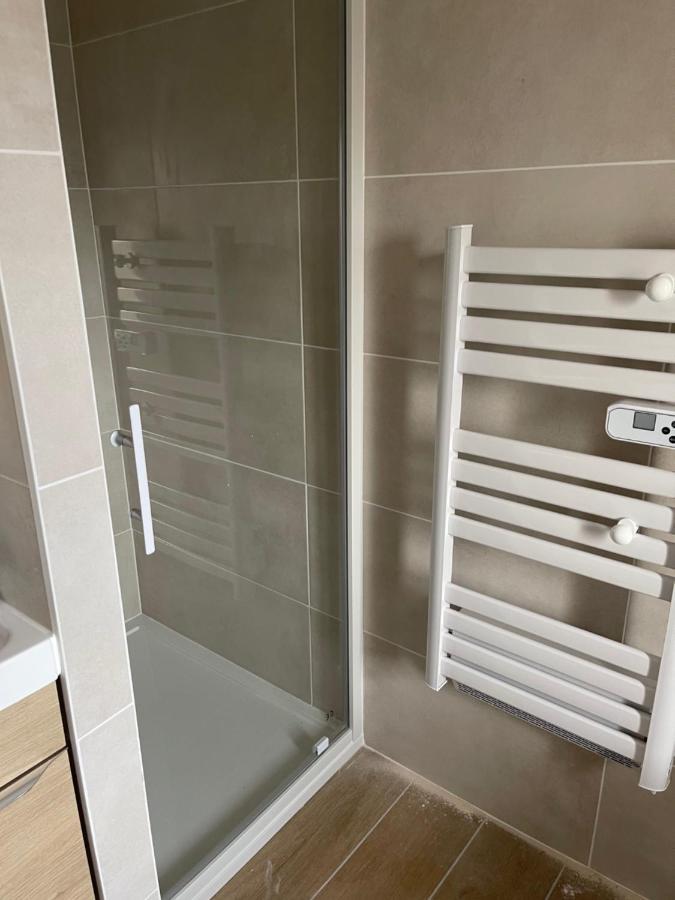 La Parenthese Balneo T2 Cosy De 40M² Avec Terrasse Apartamento Ternay  Exterior foto
