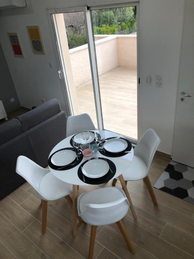 La Parenthese Balneo T2 Cosy De 40M² Avec Terrasse Apartamento Ternay  Exterior foto